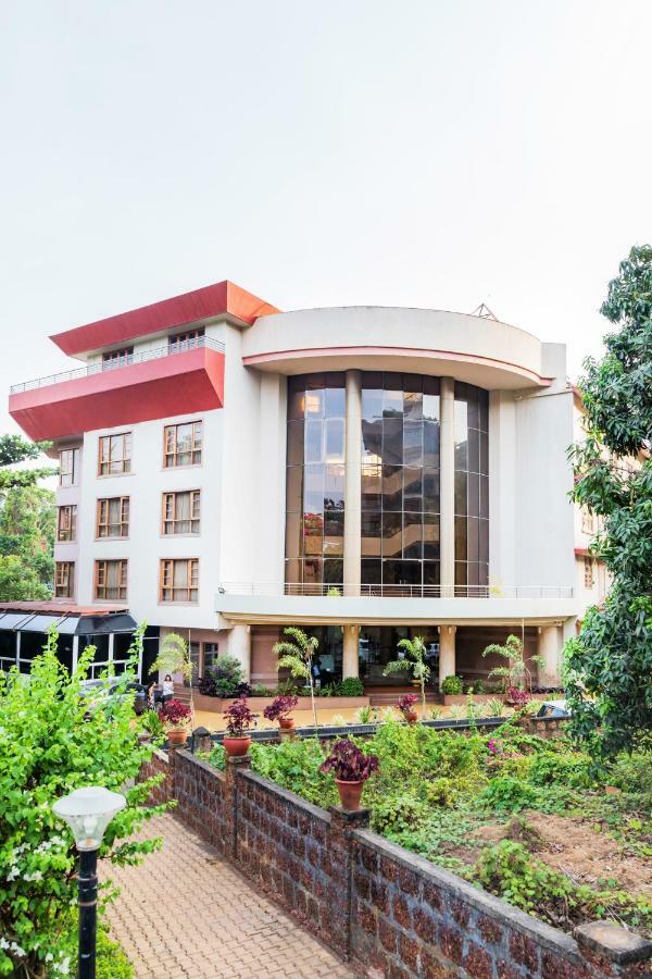 Chances Resort And Casino An Indy Resort Panaji Exterior foto